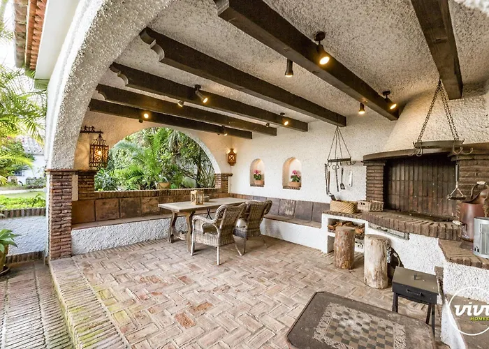 Vila Vivi Homes - Bella - Private Pool - Garden *